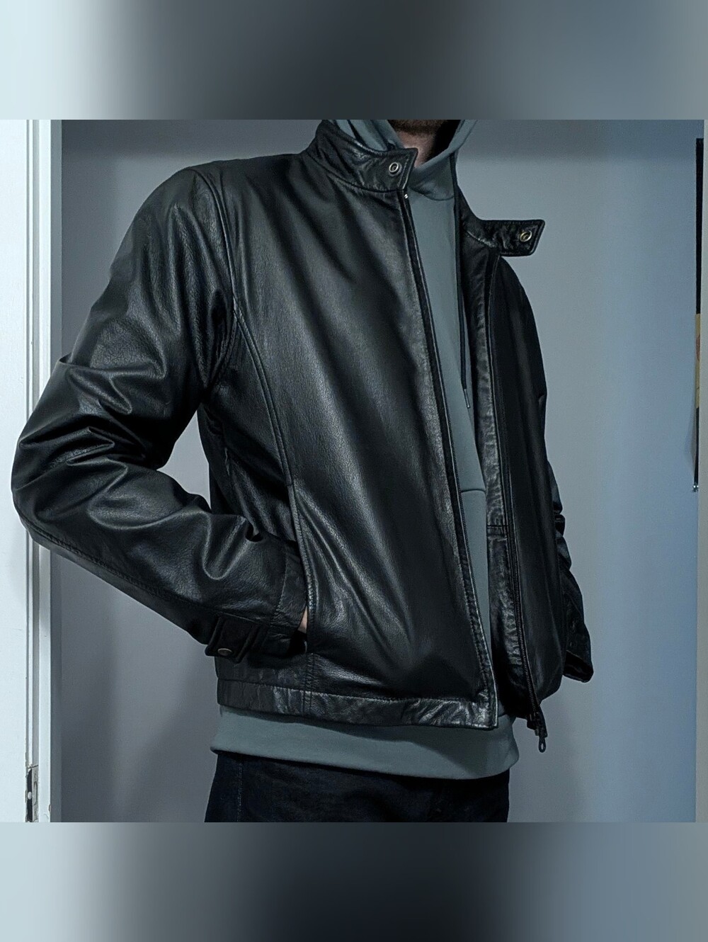 Danier Men’s Genuine Leather Jacket Black Size M – Excellent Condition